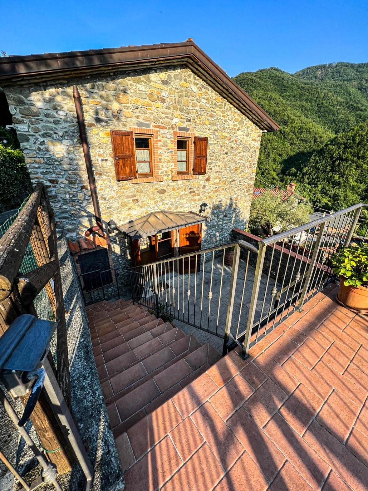 Old Village Linda - Tra Lunigiana & Cinque Terre Comano  Exterior photo